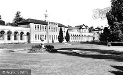 Chapel Court c.1960, Stowe School