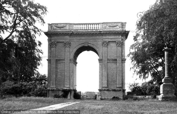Photo of Stowe School, Corinthan Arch, Stowe Avenue c.1950
