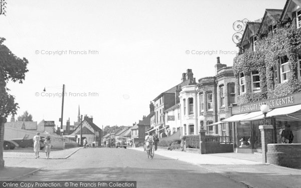 Photo of Stowmarket, Ipswich Street c.1955