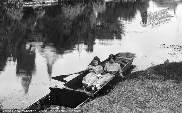 Photo of Stratford Upon Avon, Boating 1922