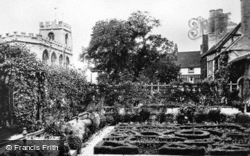 Knot Garden c.1900, Stratford-Upon-Avon