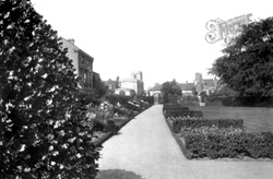 New Gardens 1922, Stratford-Upon-Avon