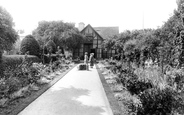 Shakespeare's Garden 1922, Stratford-Upon-Avon