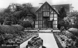 Shakespeare's House And Garden c.1900, Stratford-Upon-Avon