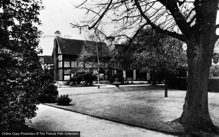 Photo of Stratford Upon Avon, Shakespeare's House And Garden c.1930