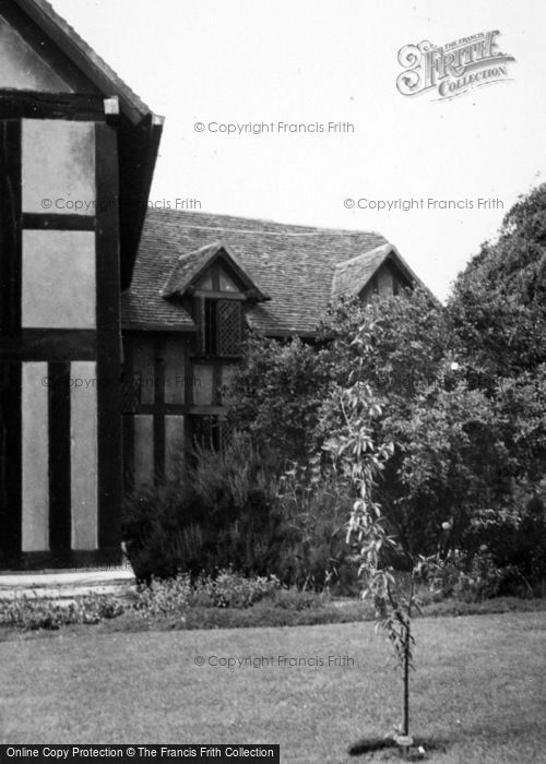 Photo of Stratford Upon Avon, Shakespeare's House, Garden c.1930