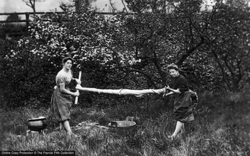 Strathpeffer, Highland Girls wringing the Washing c1890