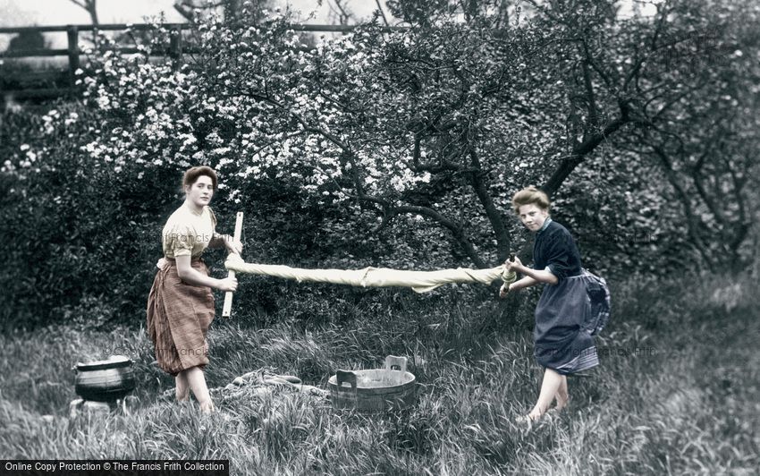 Strathpeffer, Highland Girls wringing the washing c1890