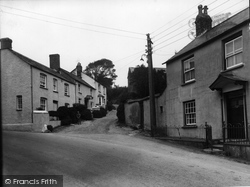 Town's End 1937, Stratton