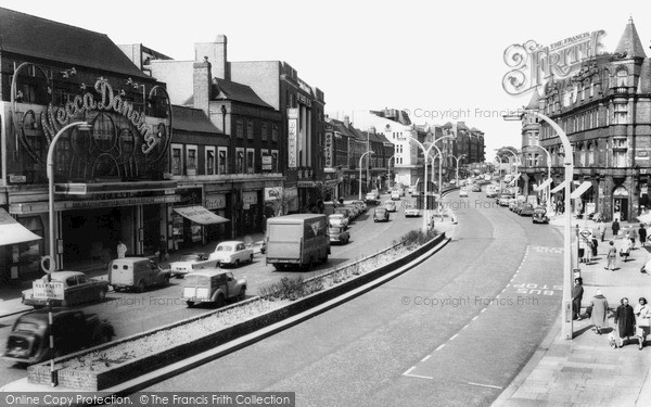 Photo of Streatham, High Road c1965