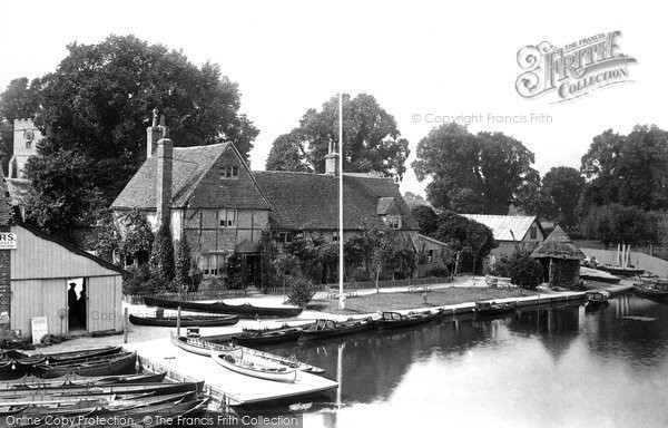 Photo of Streatley, Swan Hotel 1890