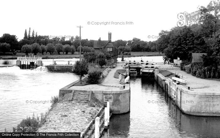 Photo of Streatley, The Lock And Weir c.1955