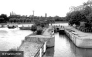 The Lock And Weir c.1955, Streatley