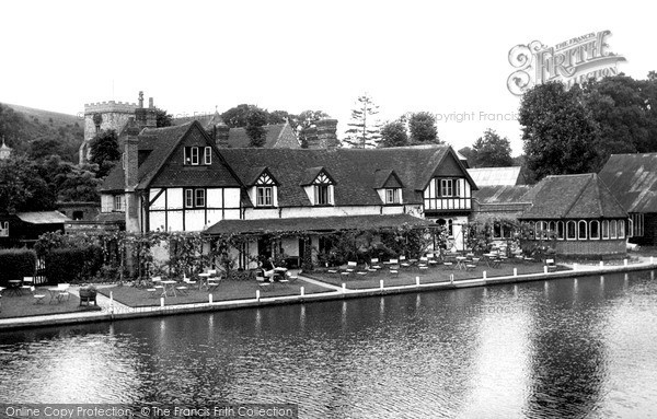 Photo of Streatley, The Swan Inn c.1955