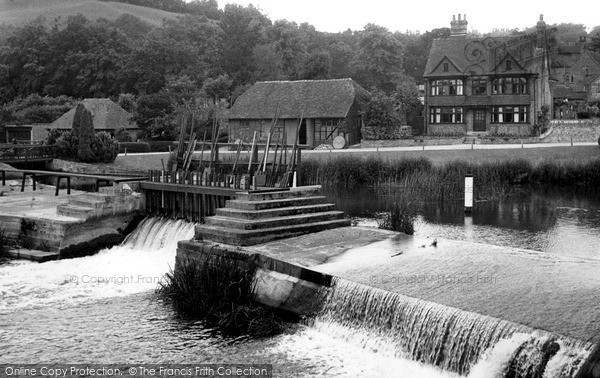 Photo of Streatley, The Weir And Old Mill House c.1955