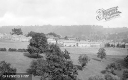 1925, Stroud