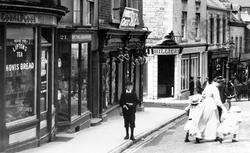 High Street 1910, Stroud