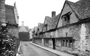 Stroud, Old Almshouses 1925