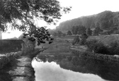 On The Canal 1900, Stroud