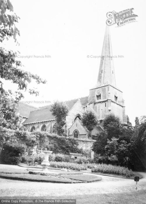 Photo of Stroud, St Laurence's Church c.1960