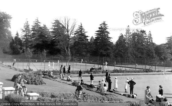 Photo of Stroud, Stratford Park, The Bowling Green c.1955
