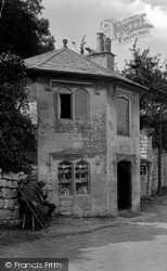 The Old Pike House 1925, Stroud