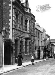 Wilts And Dorset Bank 1910, Stroud