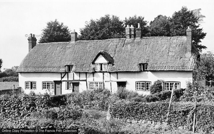 Photo of Stubbington, Old Thatched Cottages c.1955