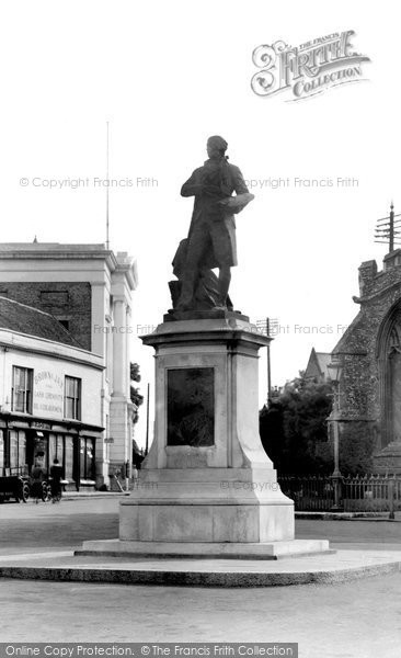 Photo of Sudbury, Thomas Gainsborough R A Statue 1934