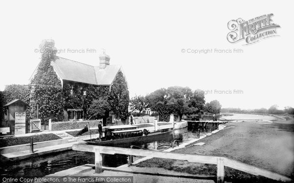 Photo of Sunbury, The Lock 1890