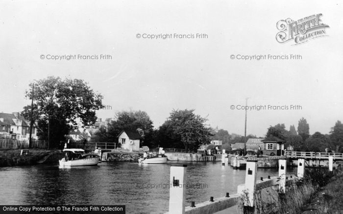 Photo of Sunbury, The Lock c.1955