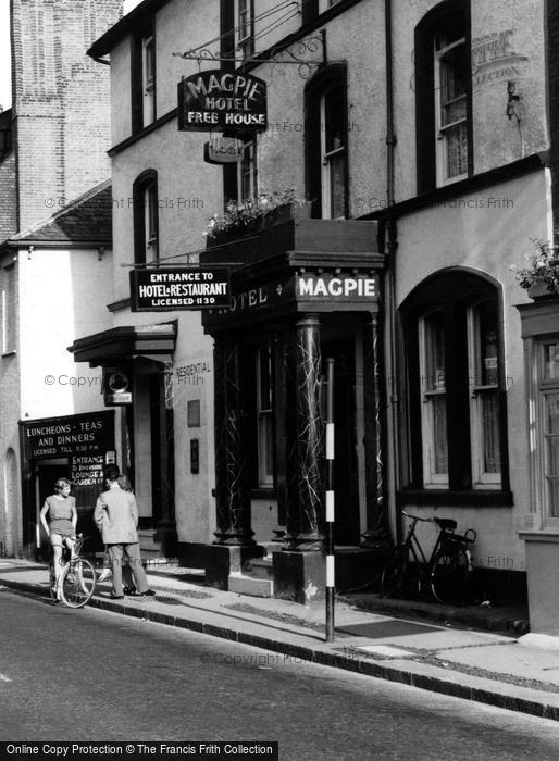 Photo of Sunbury, The Magpie Hotel, Thames Street c.1955