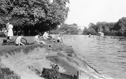 The River Thames c.1955, Sunbury