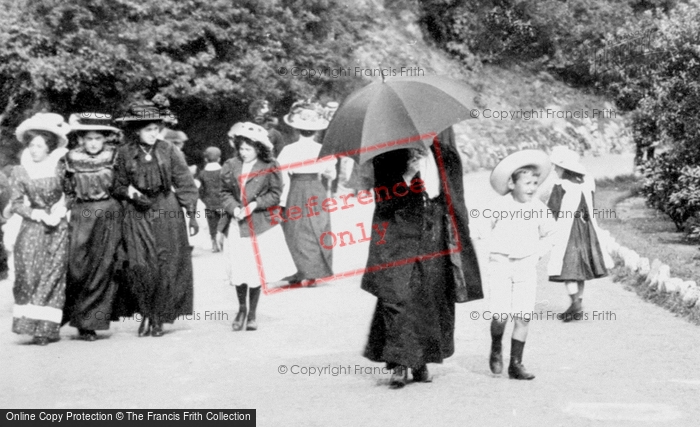 Photo of Sunderland, Ladies And Children, Roker Park 1900