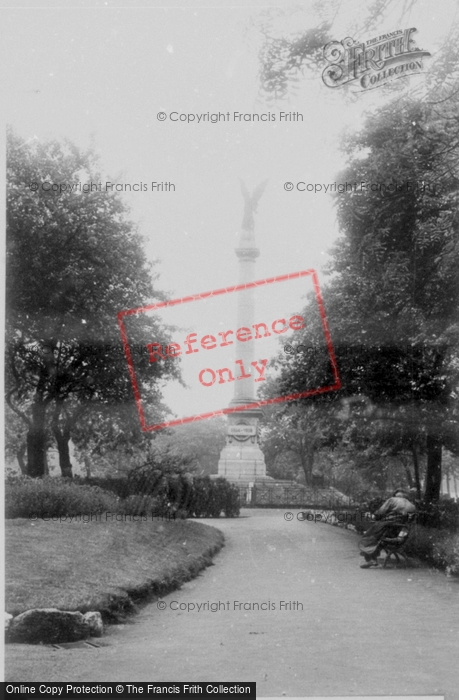 Photo of Sunderland, Mowbray Park, Memorial c.1955