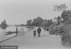 Queen's Promenade 1907, Surbiton