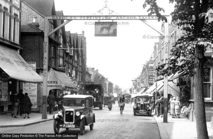 Photo of Sutton, Anchor Tavern Sign, High Street 1932