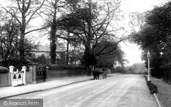 Benhill Wood Road 1904, Sutton