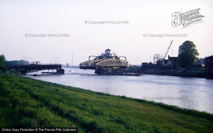 Photo of Sutton Bridge, Swing Bridge 1989