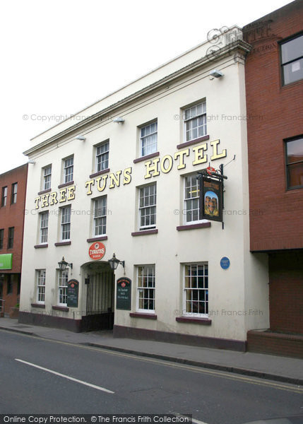 Photo of Sutton Coldfield, Three Tuns Hotel, High Street 2005