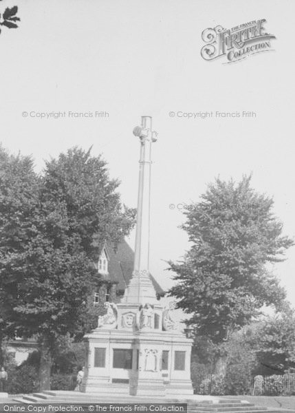 Photo of Sutton, Manor Park, The Memorial c.1955