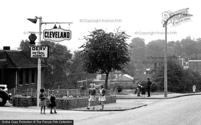 Photo of Sutton, Stonecot Hill c.1955