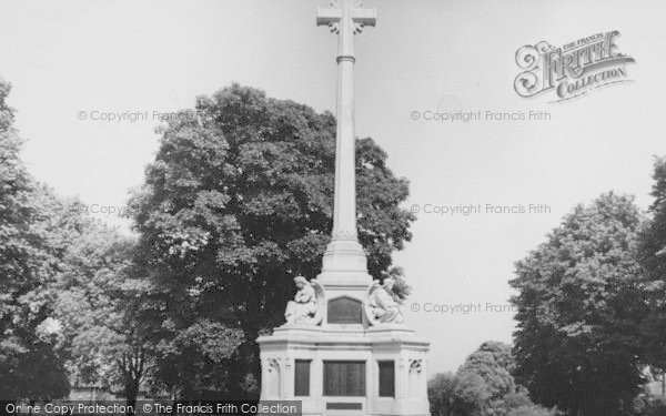 Photo of Sutton, The Memorial c.1960