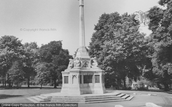 Photo of Sutton, The Memorial c.1960