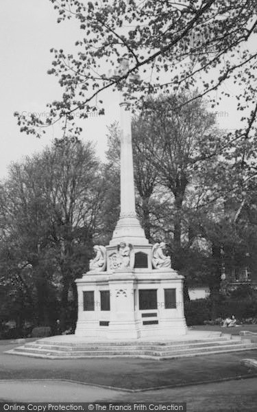 Photo of Sutton, The Memorial c.1960