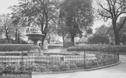 The Park And Fountain c.1960, Sutton