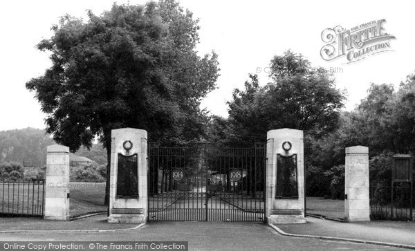 Photo of Swadlincote, Park Gates c.1955