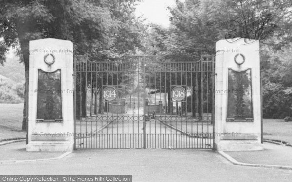 Photo of Swadlincote, Park Gates c.1955