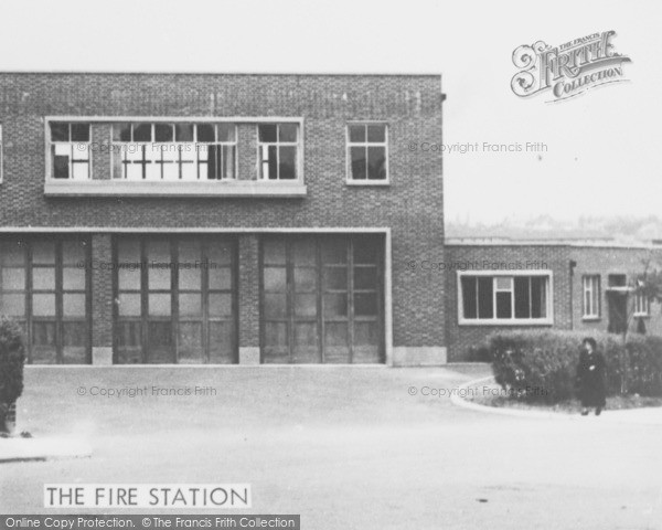 Swadlincote fire station c2006 Photo 