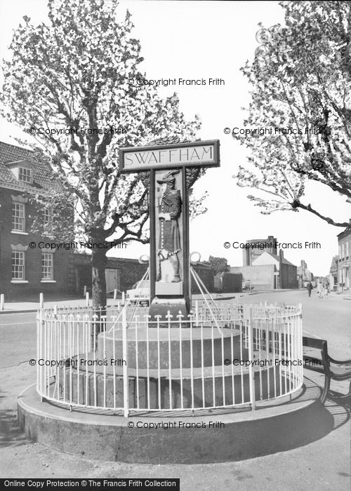Photo of Swaffham, The Swaffham Pedler c.1965